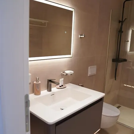 Elite Arena Deluxe Apartamento *